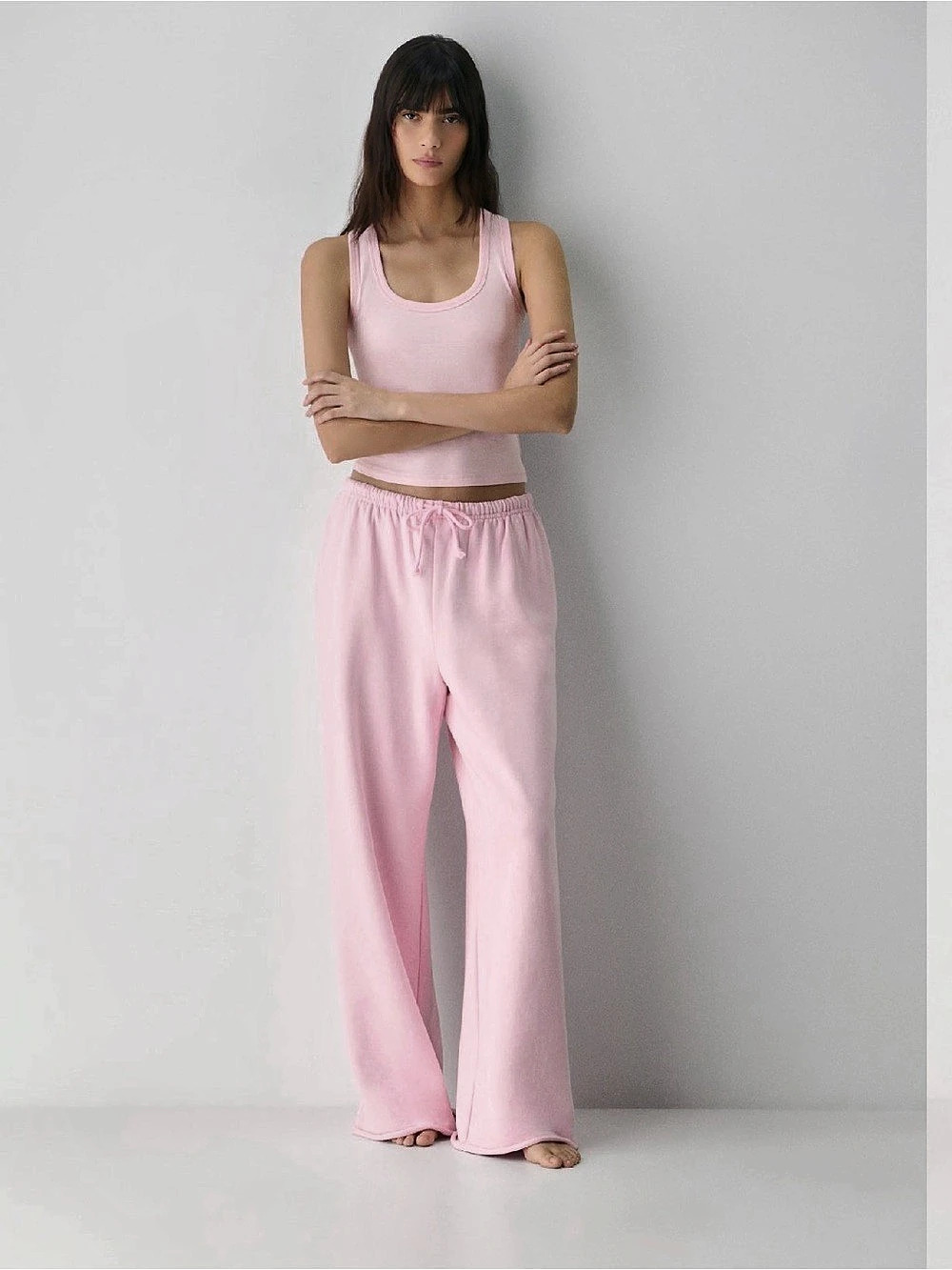 Aritzia Terry Sweatfleece Mega Flutter Sweatpant
 in Pink Size Medium NWT